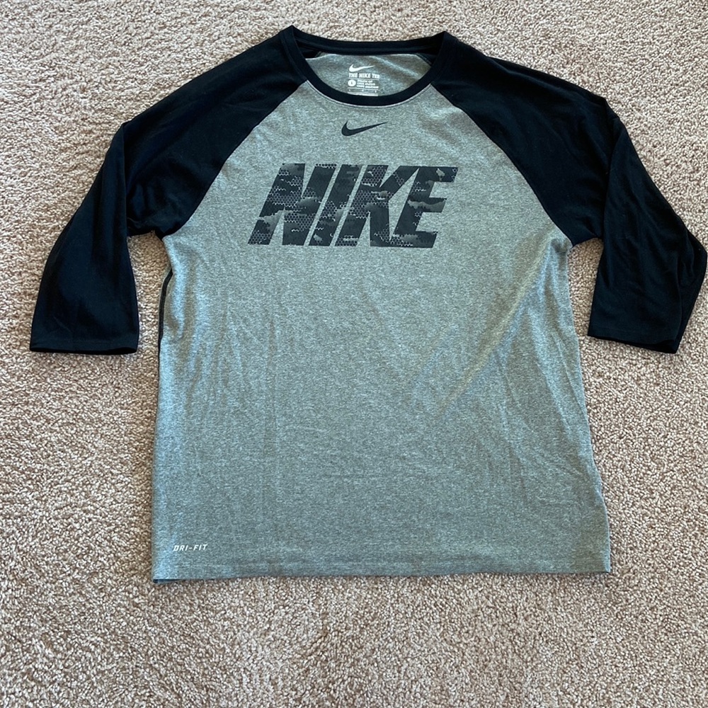 NIKE | Three Quarter Sleeve T-shirt